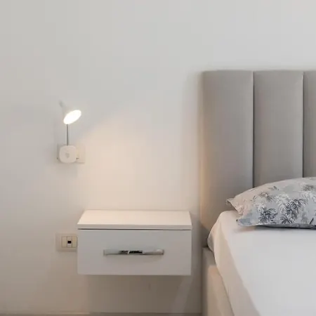 Апартаменты Top Bnb Tirana Тирана