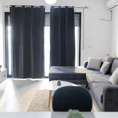 Top Bnb Tirana Апартаменты *