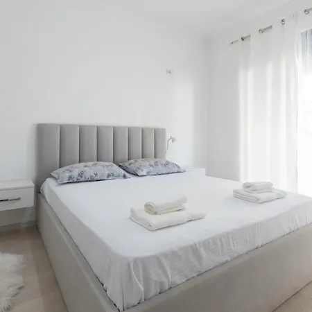 Top Bnb Tirana Тирана