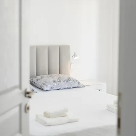 Top Bnb Tirana Апартаменты *